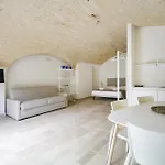 Palazzo Della Torre 003 - Historical Modern Apartman Bari