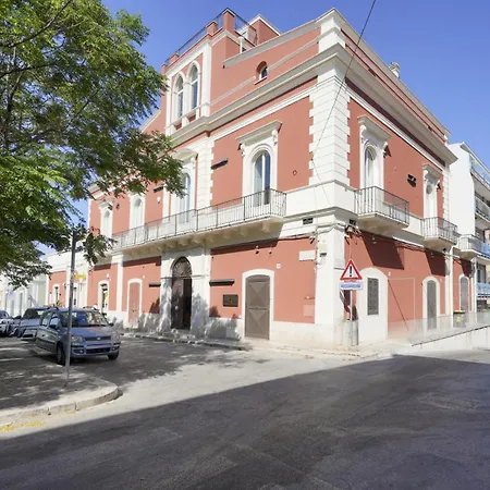 Palazzo Della Torre 003 - Historical Modern Apartman Bari