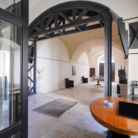 Palazzo Della Torre 003 - Historical Modern